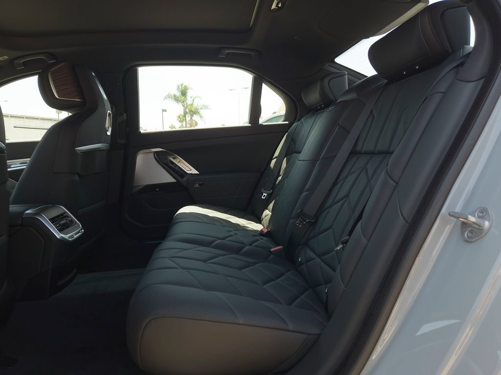New 2026 BMW i7 eDrive50 w/ M Sport Package RWD image 10