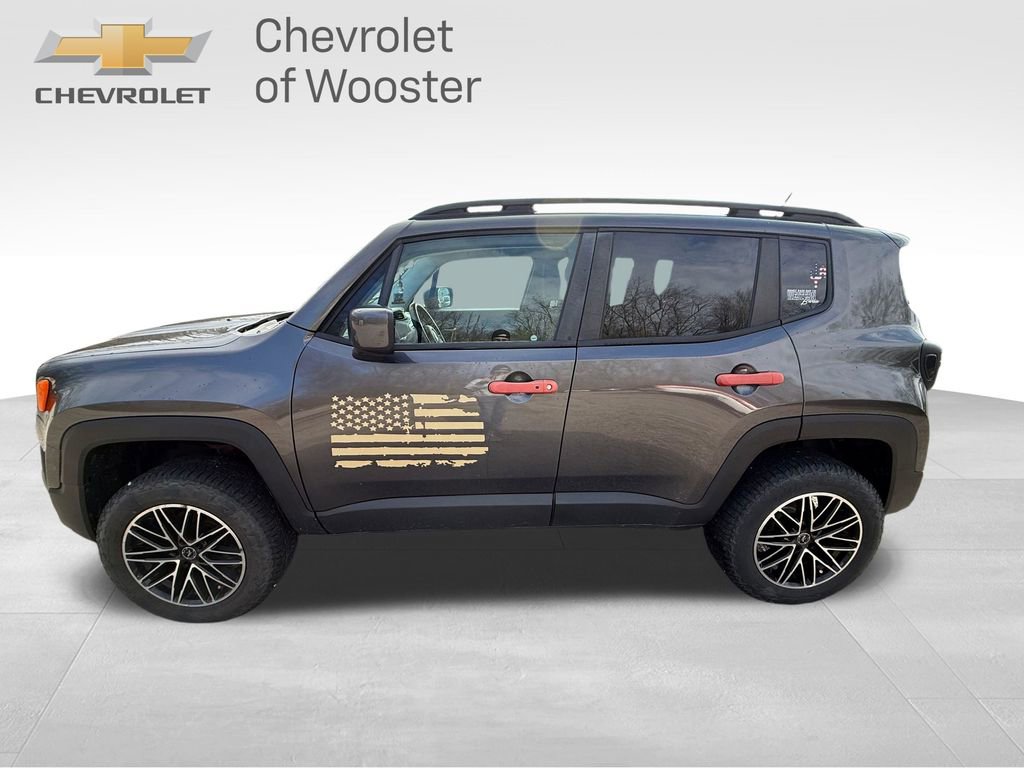 Used 2017 Jeep Renegade Latitude w/ Cold Weather Group image 2