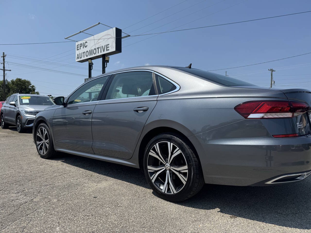Used 2021 Volkswagen Passat 2.0T SE FWD image 7