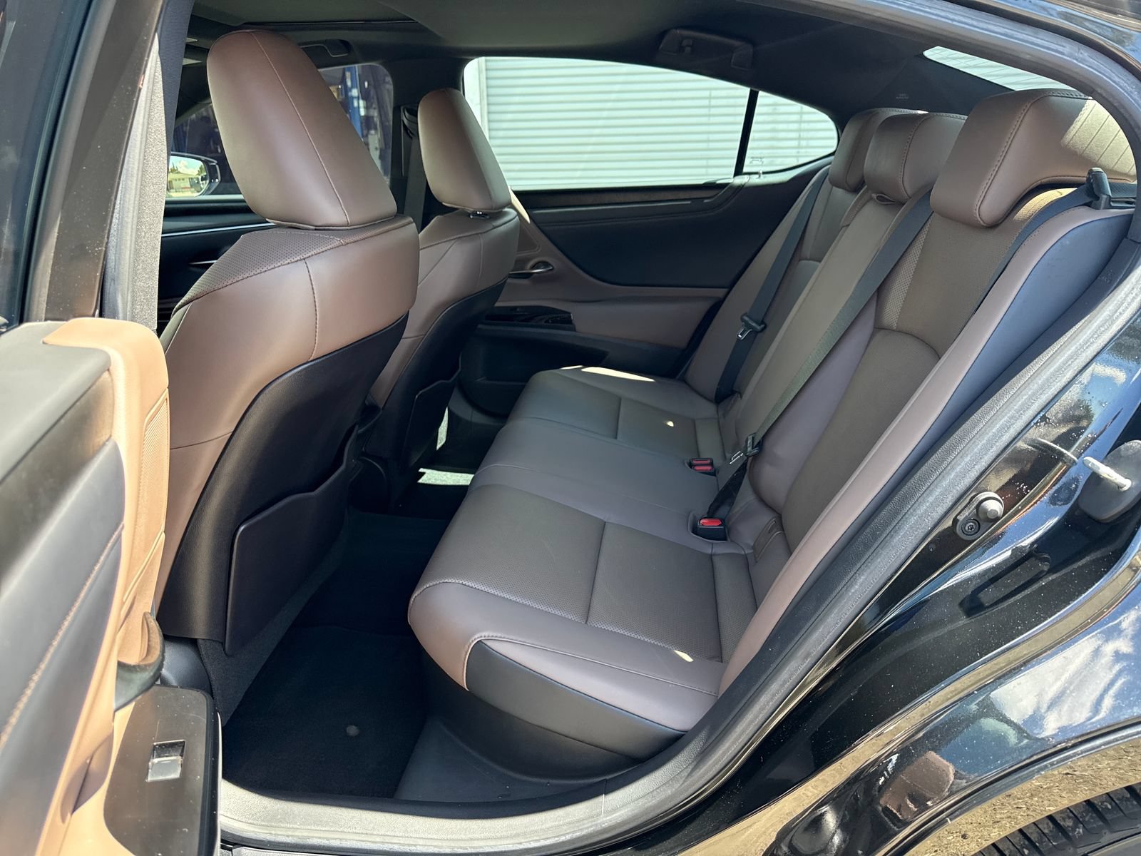 Used 2023 Lexus ES 300h w/ Premium Package FWD image 25