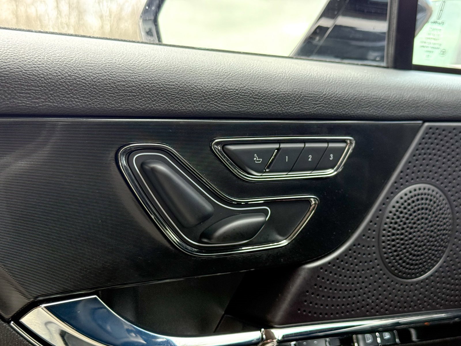 Used 2023 Lincoln Corsair AWD w/ Equipment Group 101A image 31