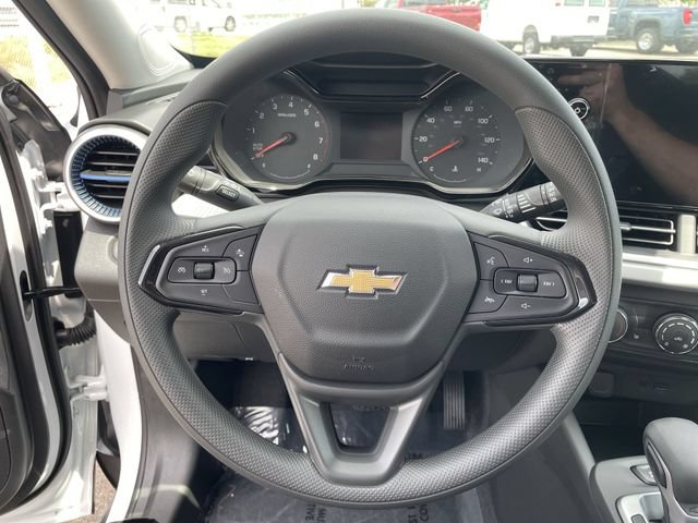 New 2026 Chevrolet Trax LS w/ LS Convenience Package FWD image 30