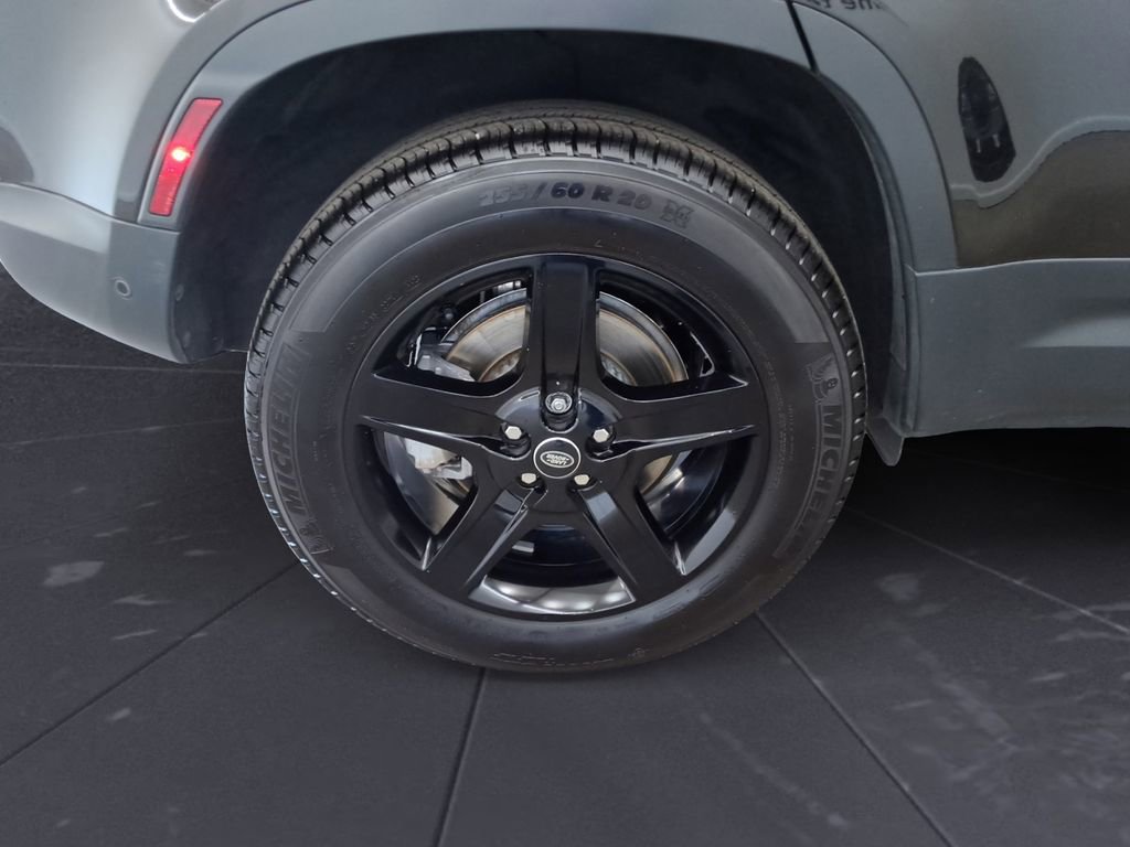 Used 2020 Land Rover Defender 110 HSE AWD/4WD image 36