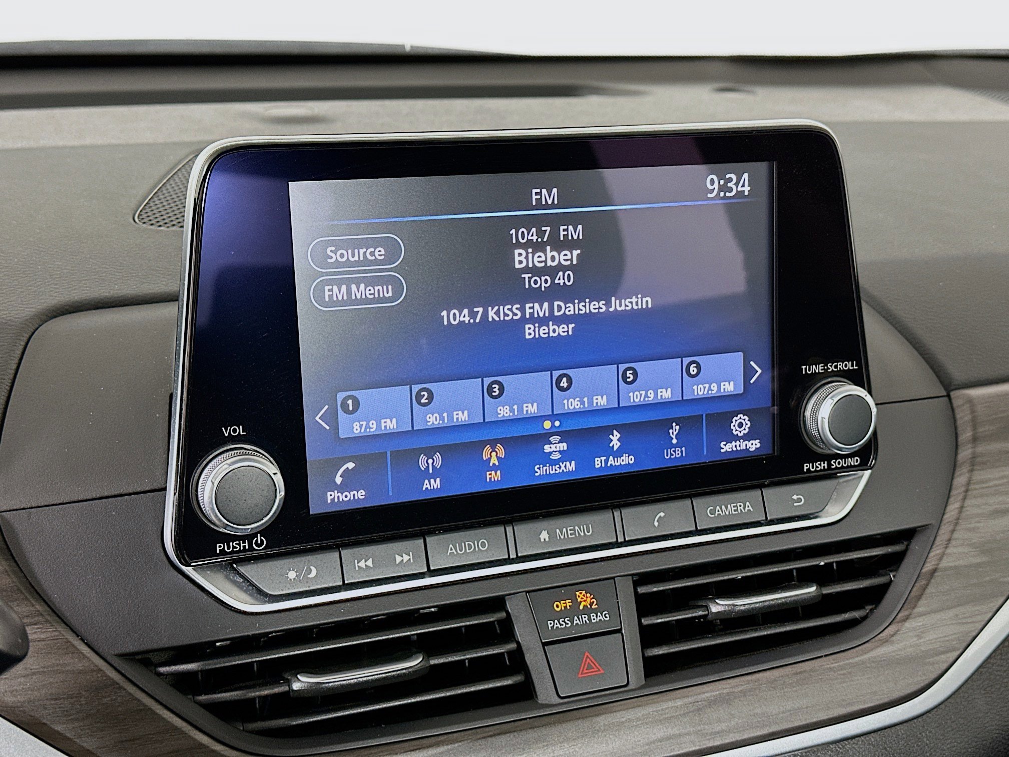 Used 2025 Nissan Altima 2.5 SV image 21