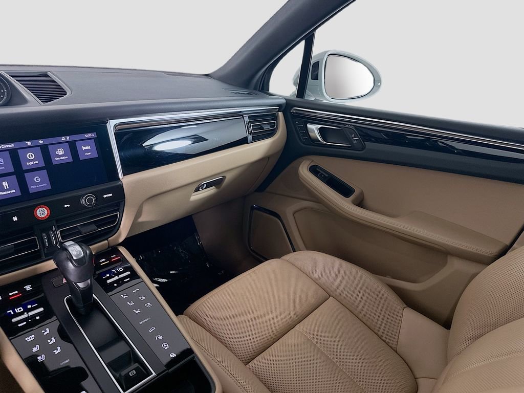 Certified 2023 Porsche Macan image 25