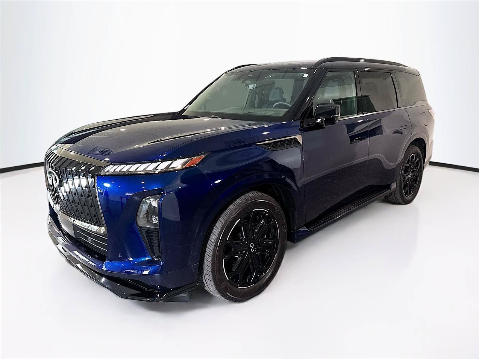 Used 2026 INFINITI QX80 Luxe AWD/4WD image 2