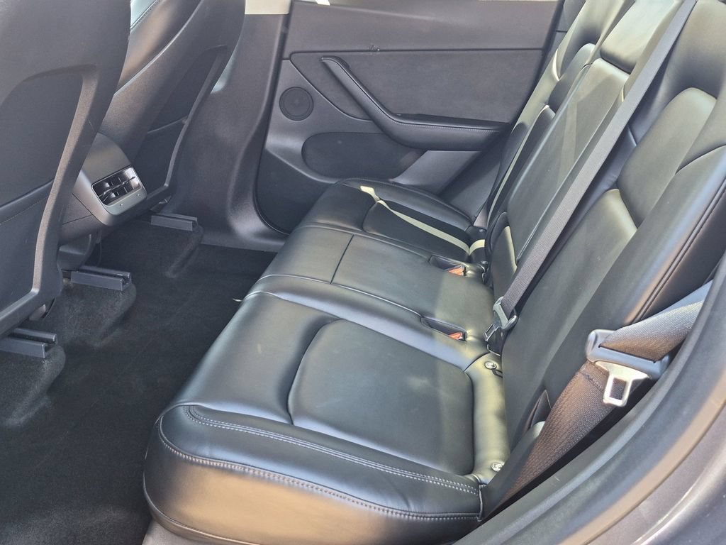 Used 2021 Tesla Model Y Long Range AWD/4WD image 16