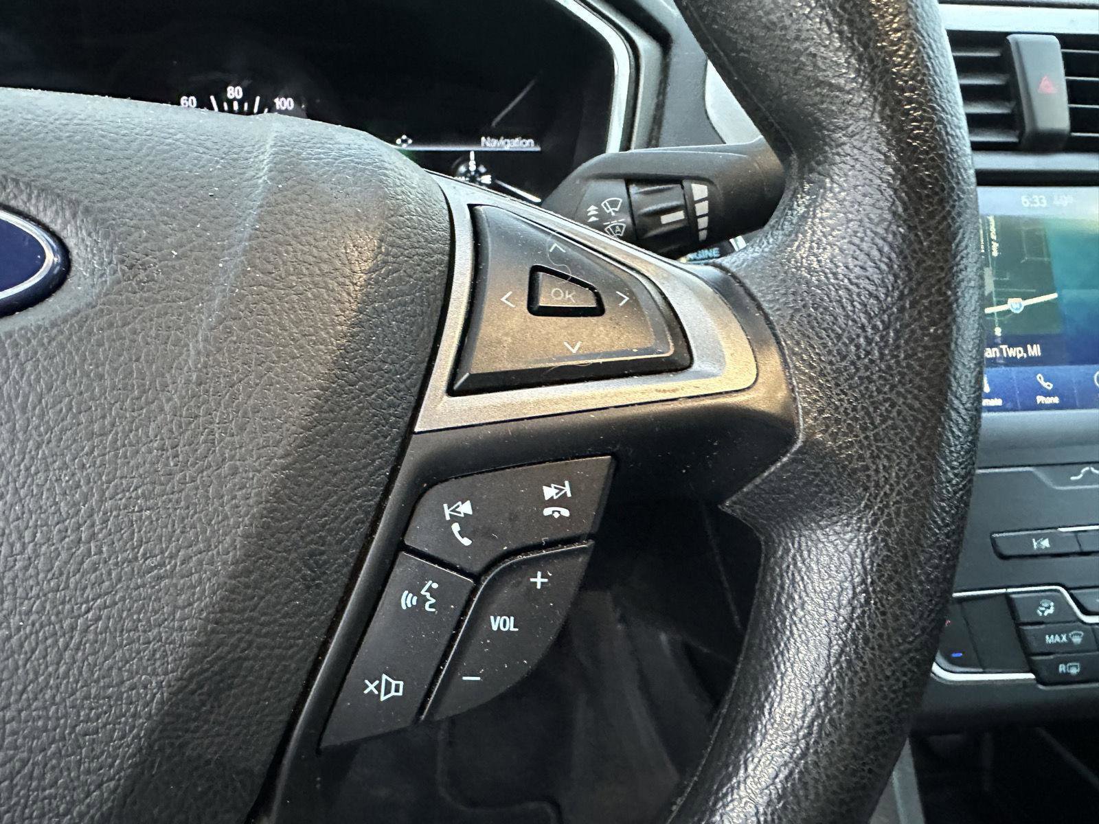 Used 2020 Ford Fusion SE FWD image 23
