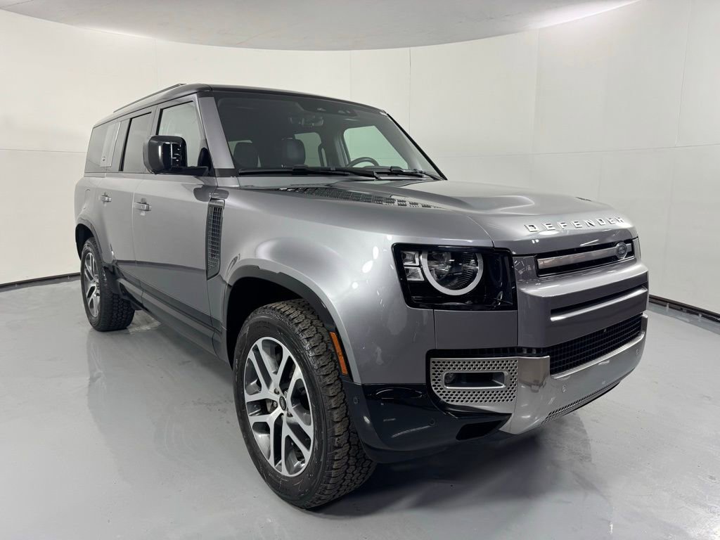 Used 2023 Land Rover Defender 130 S image 3