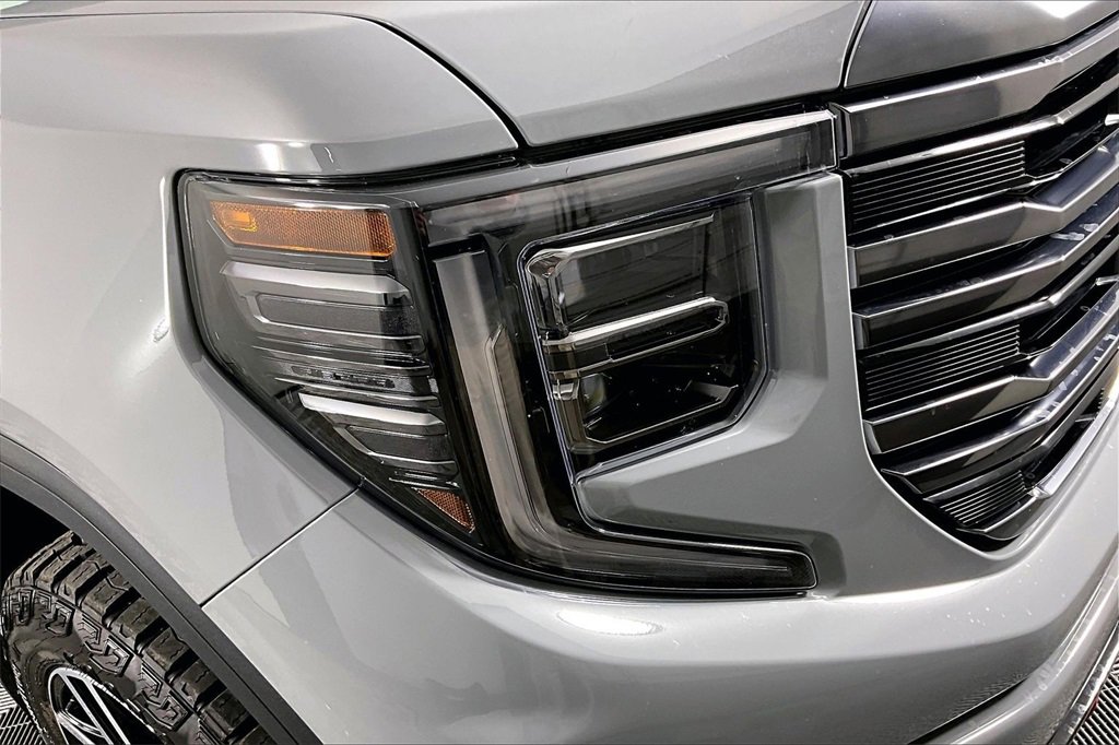 Used 2024 GMC Sierra 1500 AT4 w/ Technology Package image 33