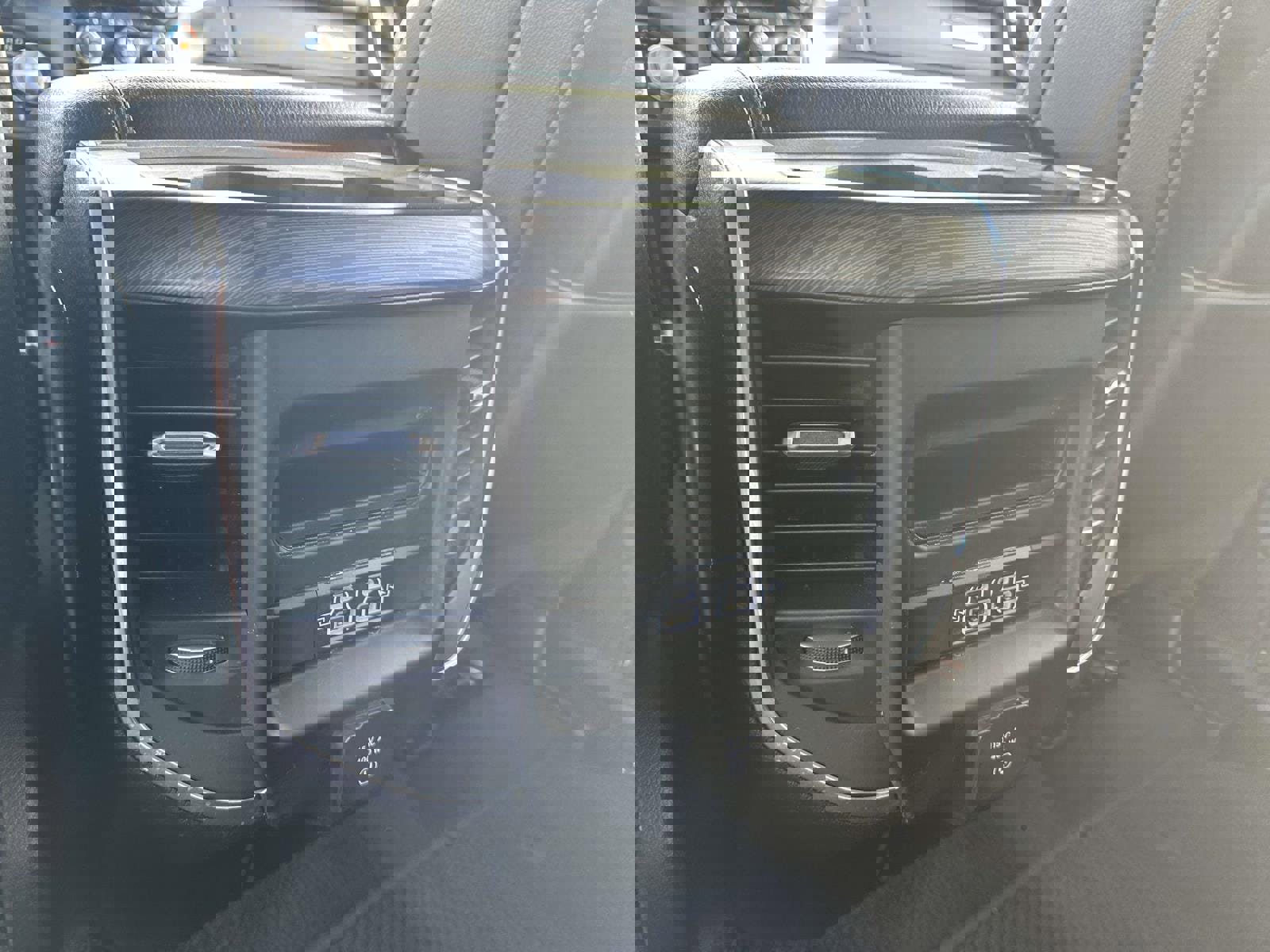 Used 2024 RAM 1500 Laramie image 10