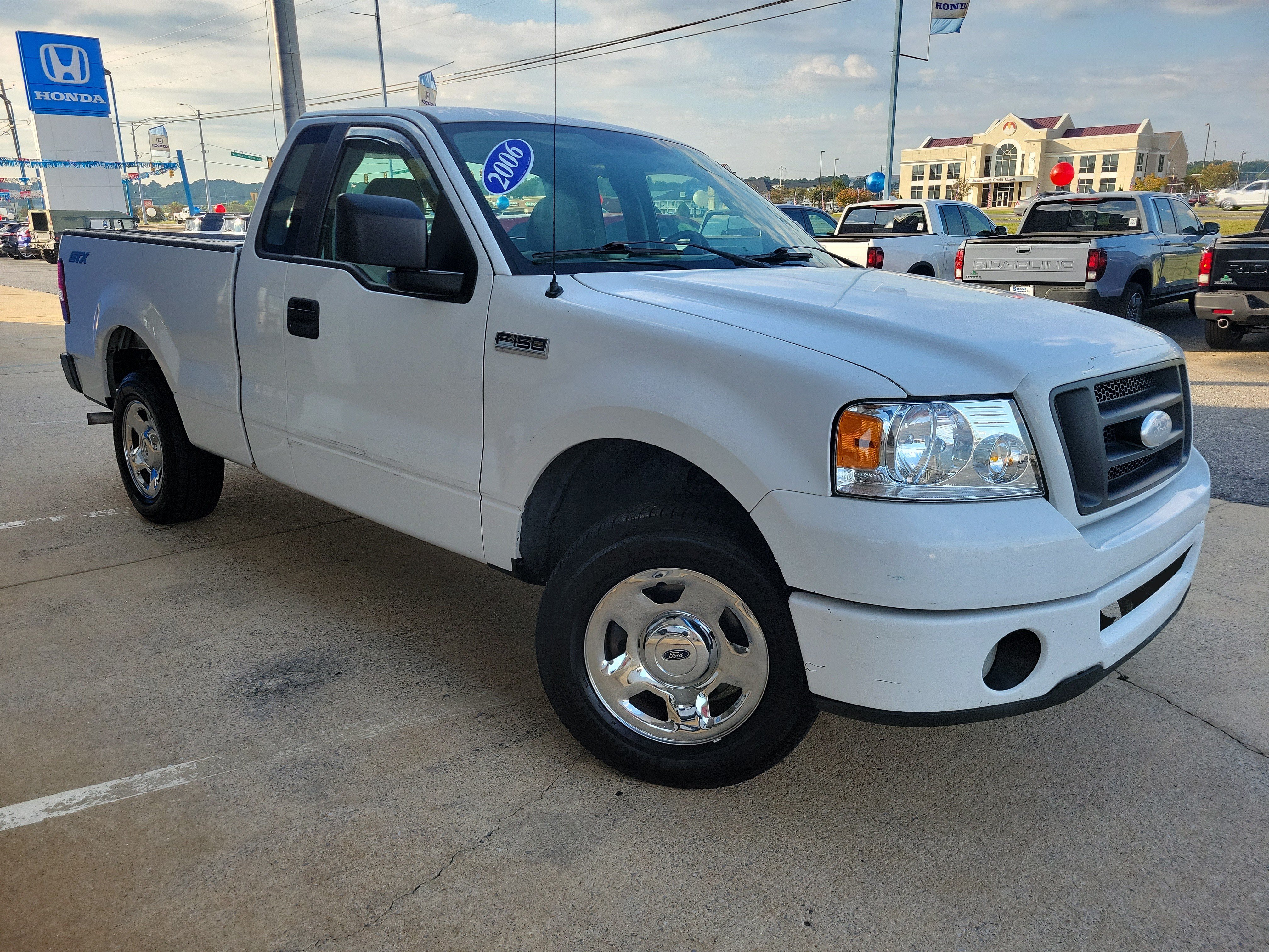 Used 2006 Ford F150 STX RWD image 1