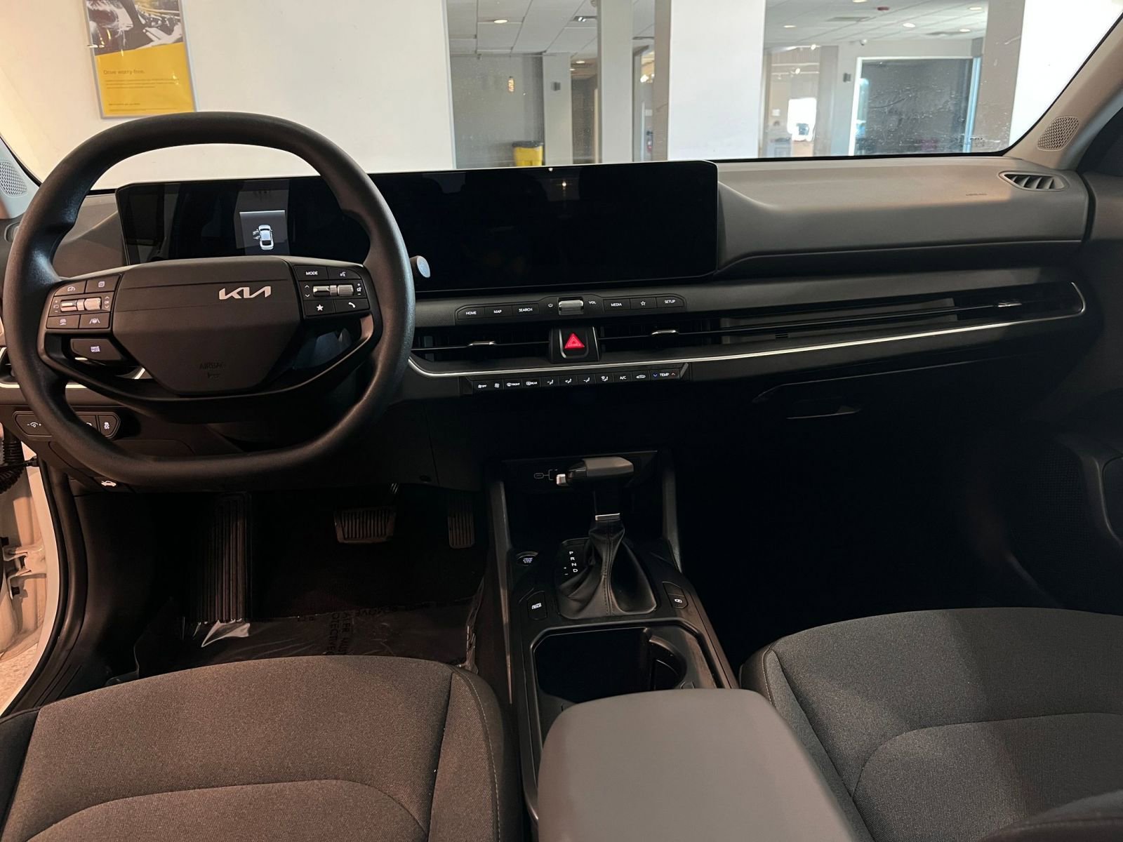 Used 2025 Kia K4 LXS image 34