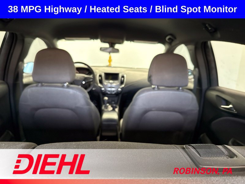 Used 2019 Chevrolet Cruze LT w/ Convenience Package FWD image 9