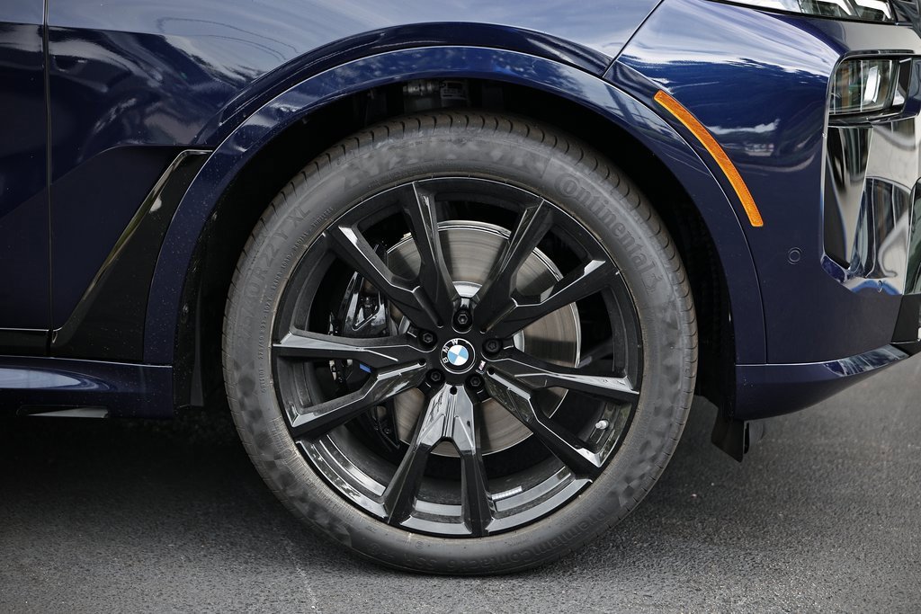 New 2026 BMW X7 M60i w/ M Sport Professional Package image 4