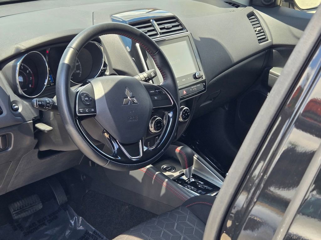Used 2025 Mitsubishi Outlander Sport AWD image 30