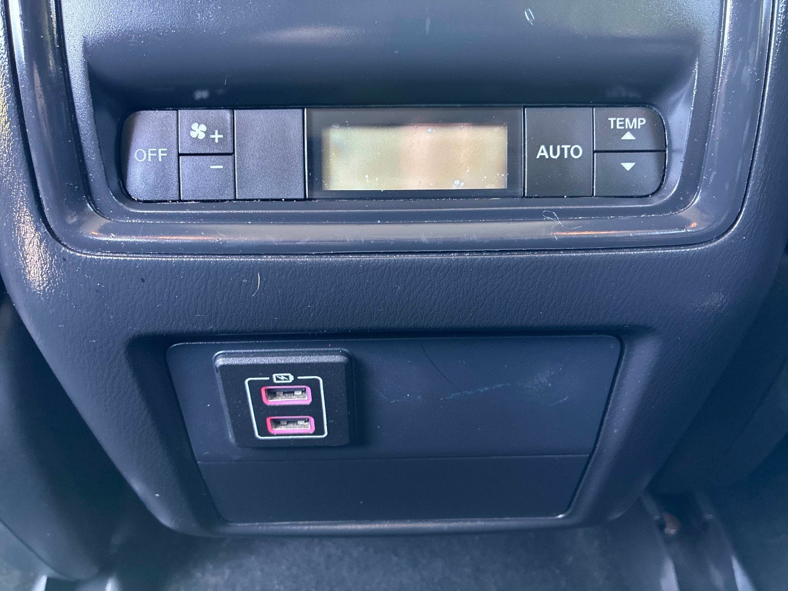 Used 2018 Nissan Pathfinder S AWD/4WD image 15