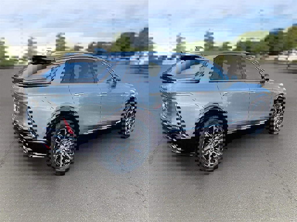 New 2026 Cadillac Lyriq Luxury image 6