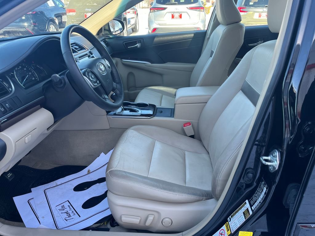 Used 2014 Toyota Camry XLE image 10