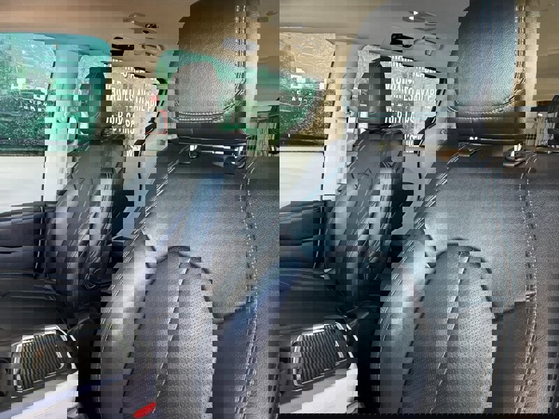 Used 2021 Chrysler Pacifica Touring-L image 18