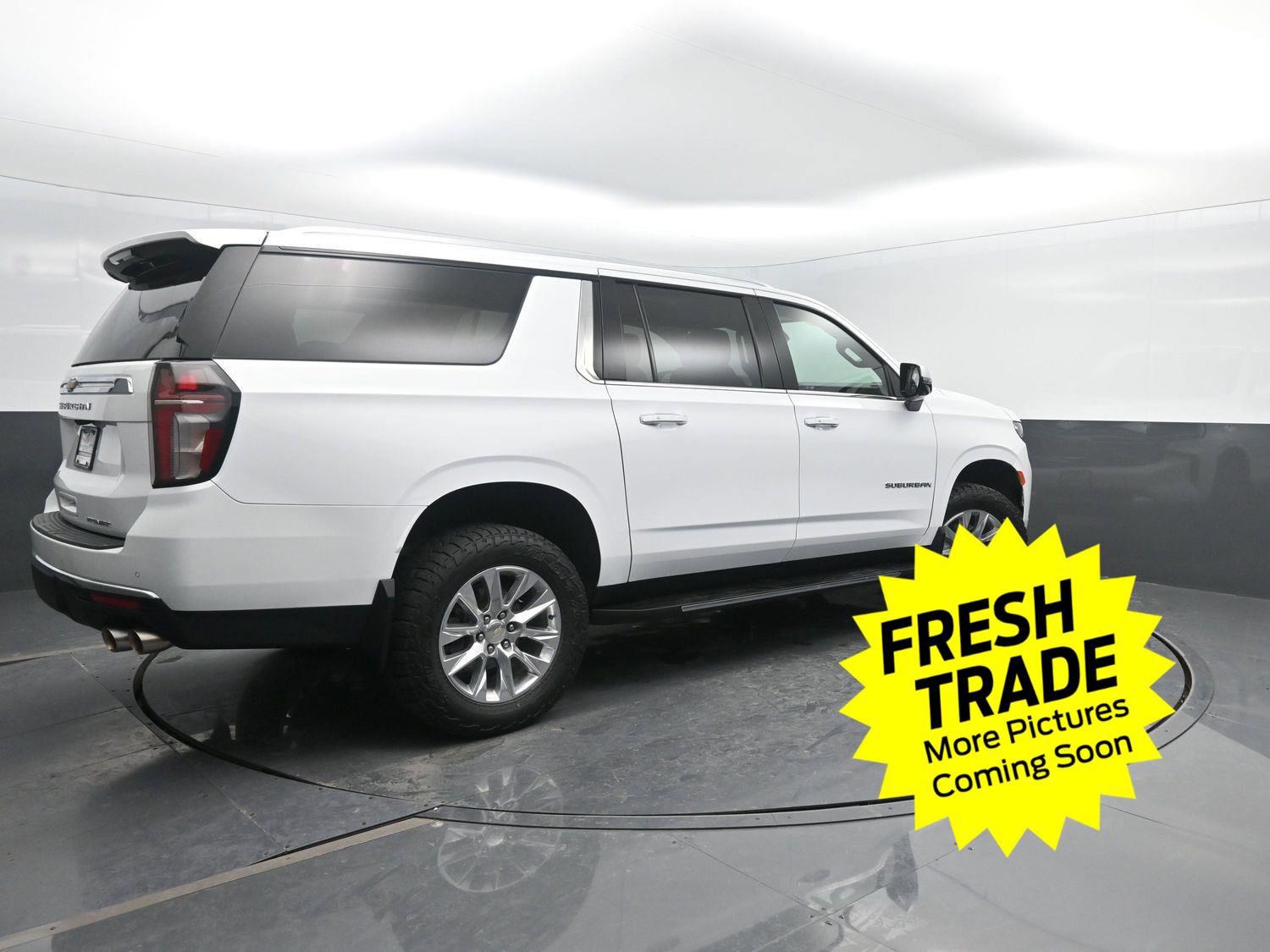Used 2021 Chevrolet Suburban Premier w/ Premium Package image 2