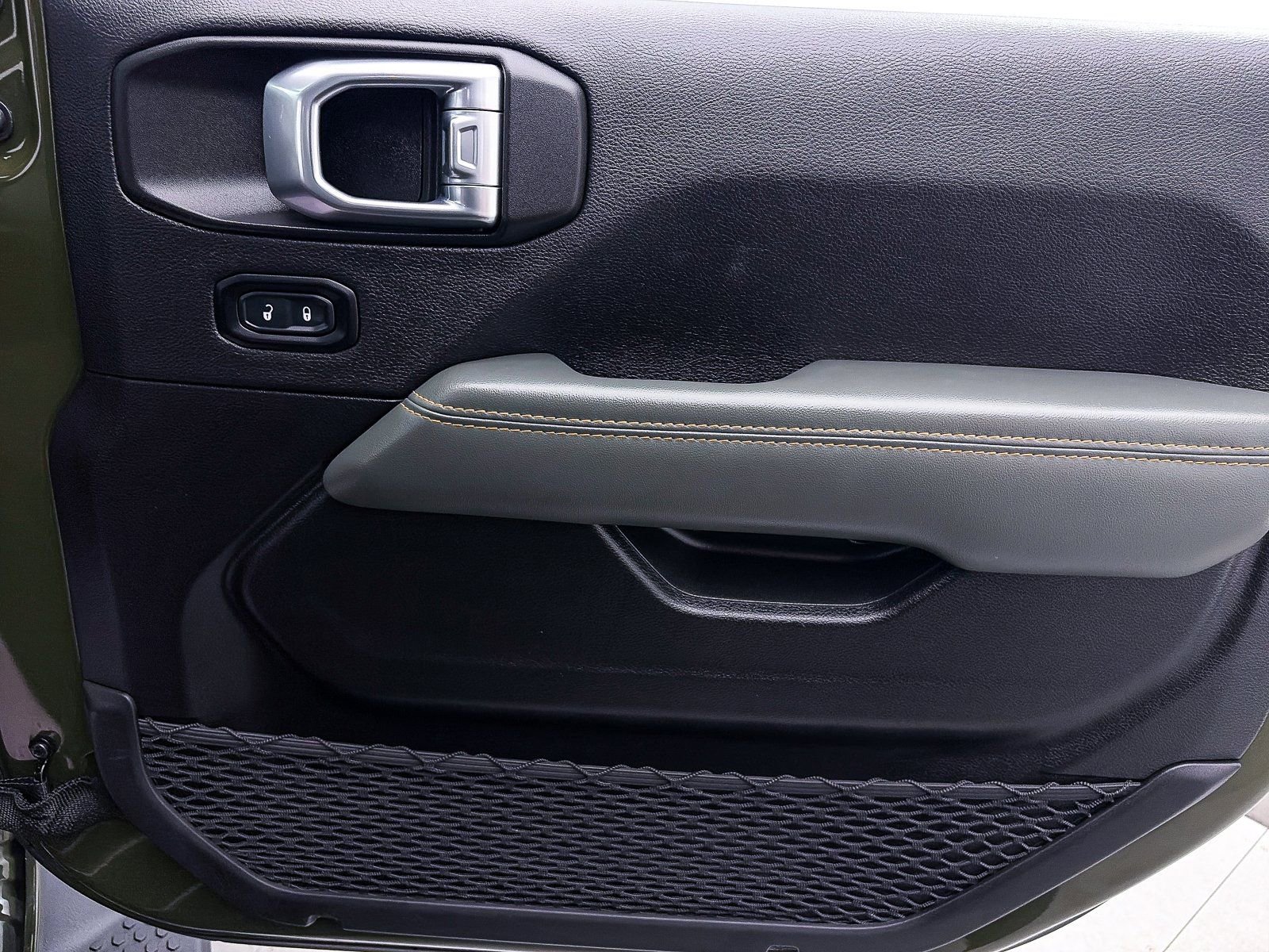 Used 2024 Jeep Wrangler High Altitude image 40