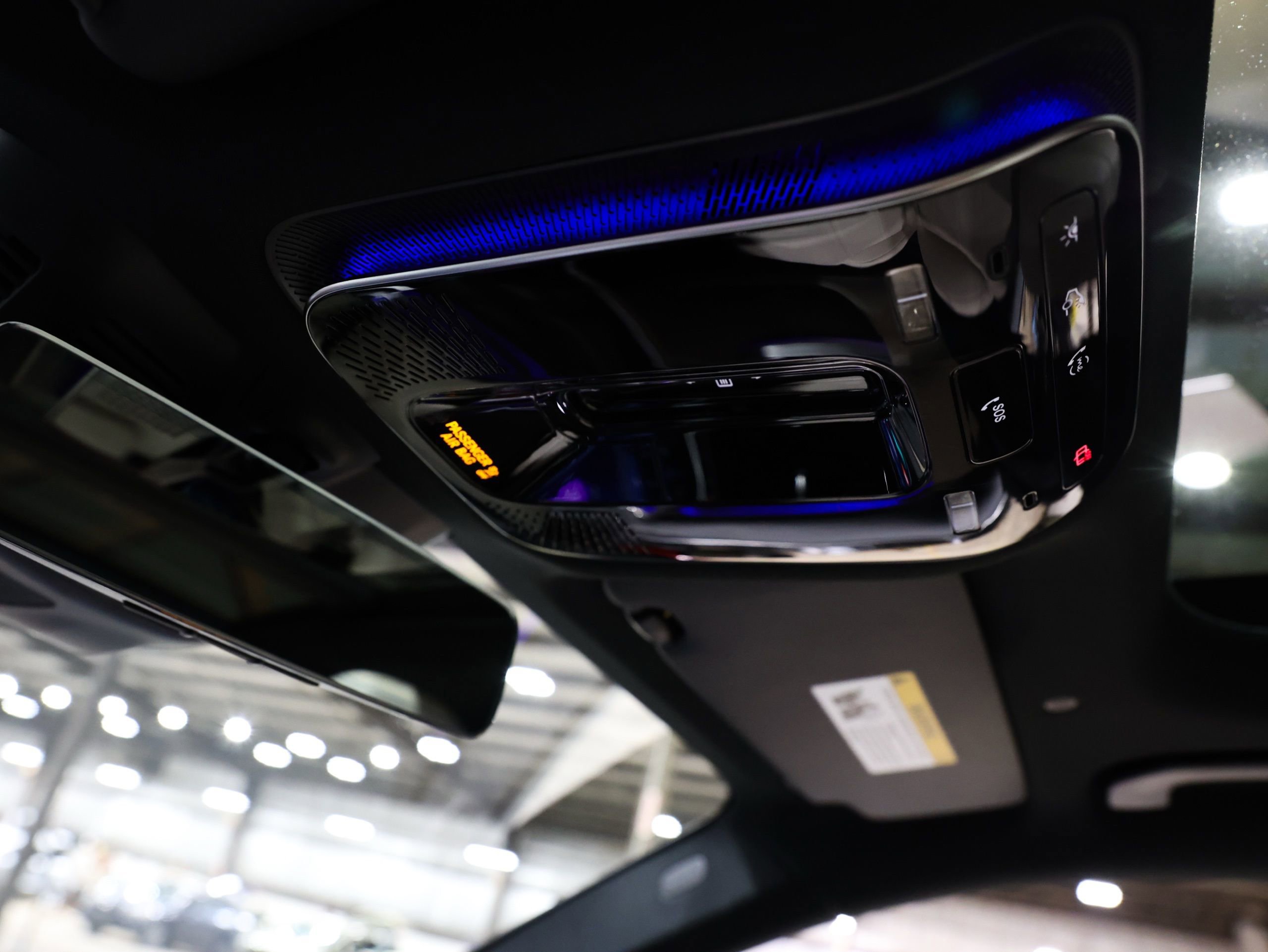 Used 2025 Mercedes-Benz GLC 300 4MATIC image 12