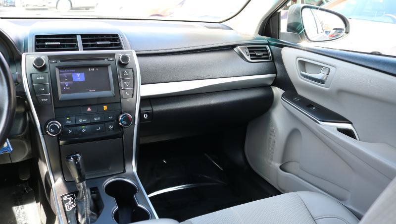 Used 2017 Toyota Camry SE w/ Protection Package (Q2) FWD image 17