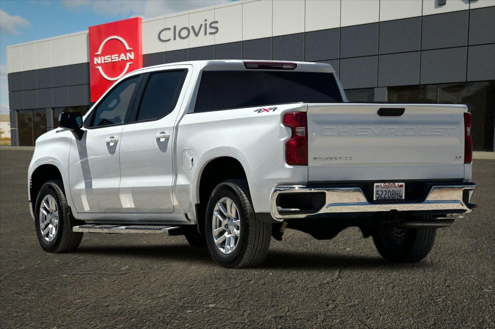 Used 2025 Chevrolet Silverado 1500 LT AWD/4WD image 7