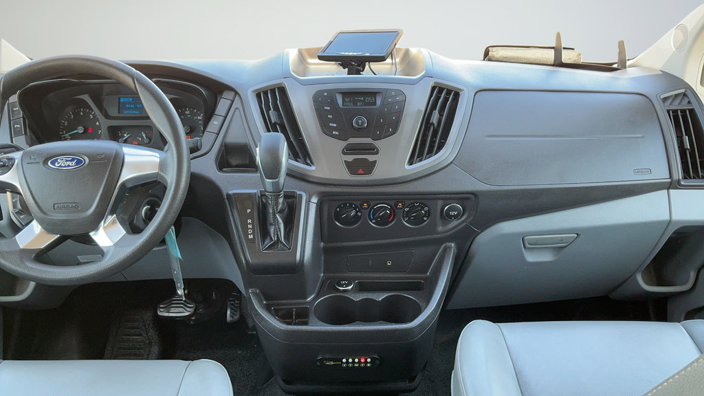 Used 2016 Ford Transit 150 XL RWD image 7