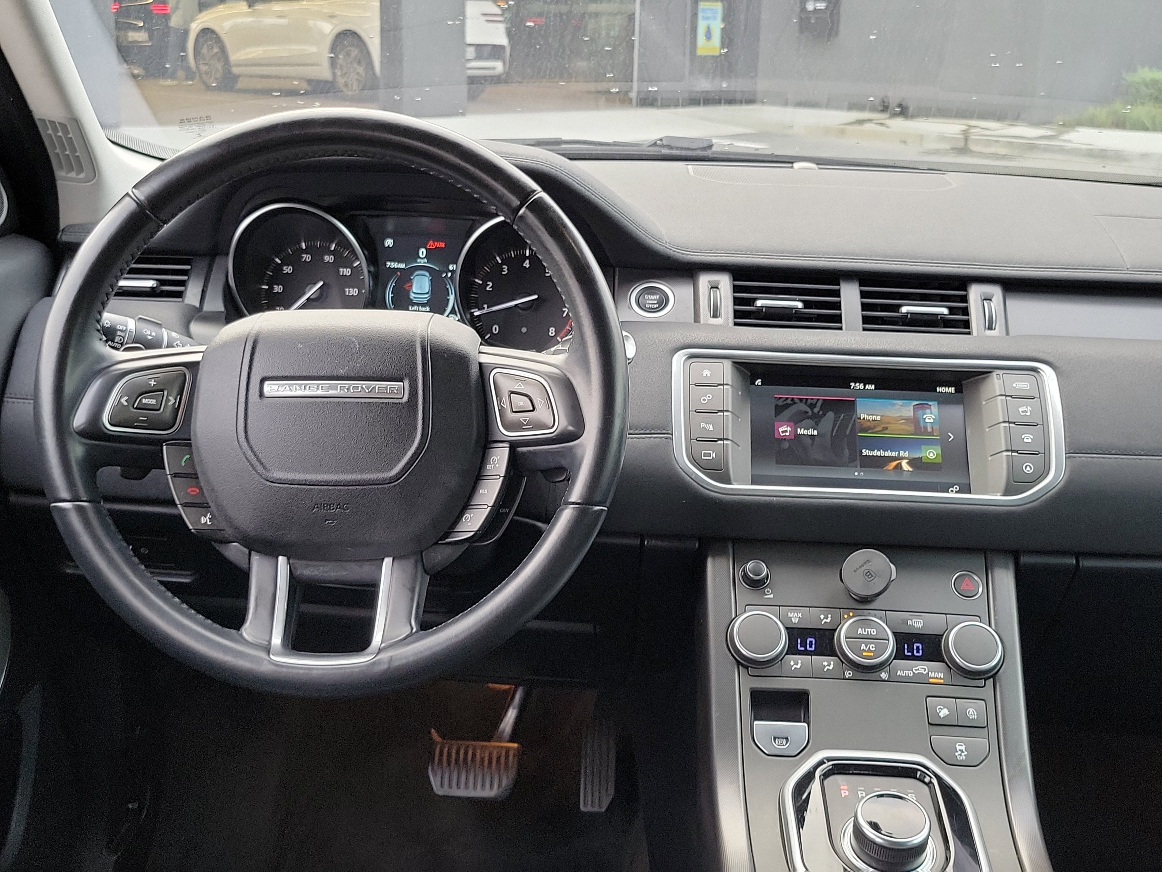 Used 2018 Land Rover Range Rover Evoque image 8