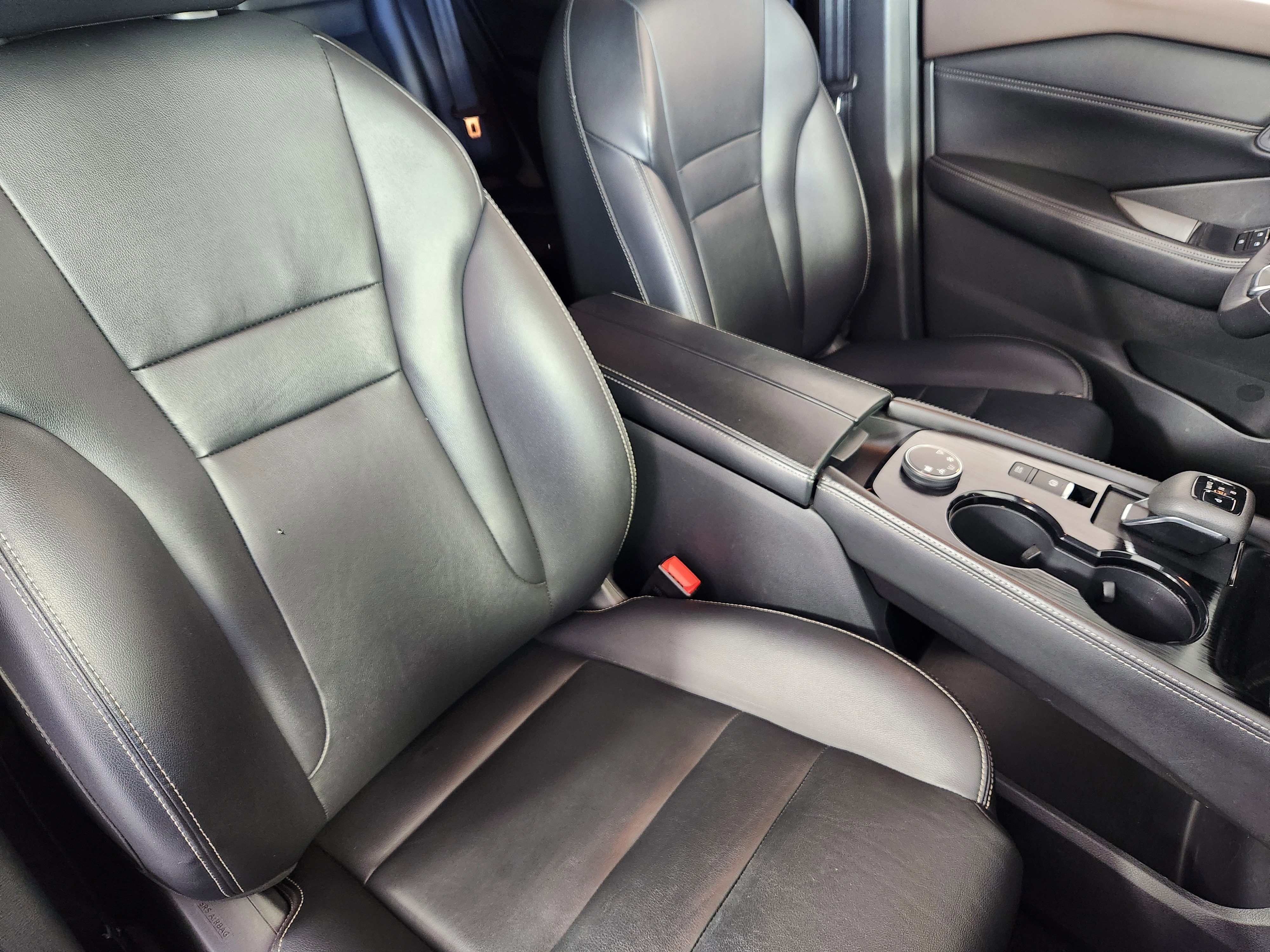 Used 2023 Nissan Rogue SL w/ SL Premium Package image 10