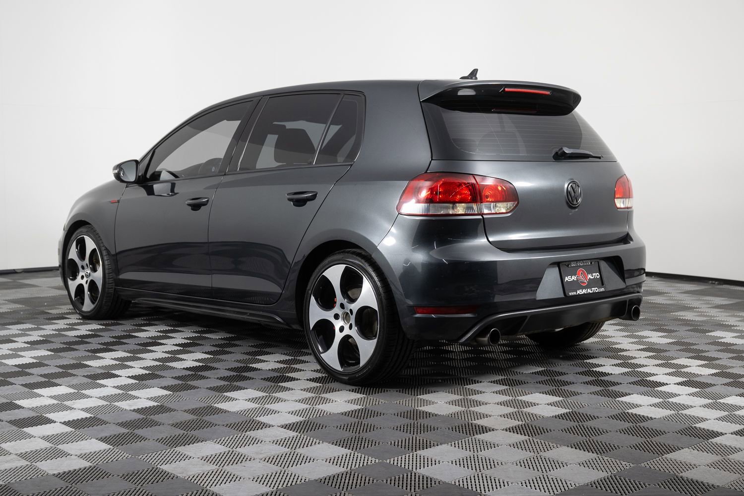 Used 2013 Volkswagen Golf 4-Door image 4
