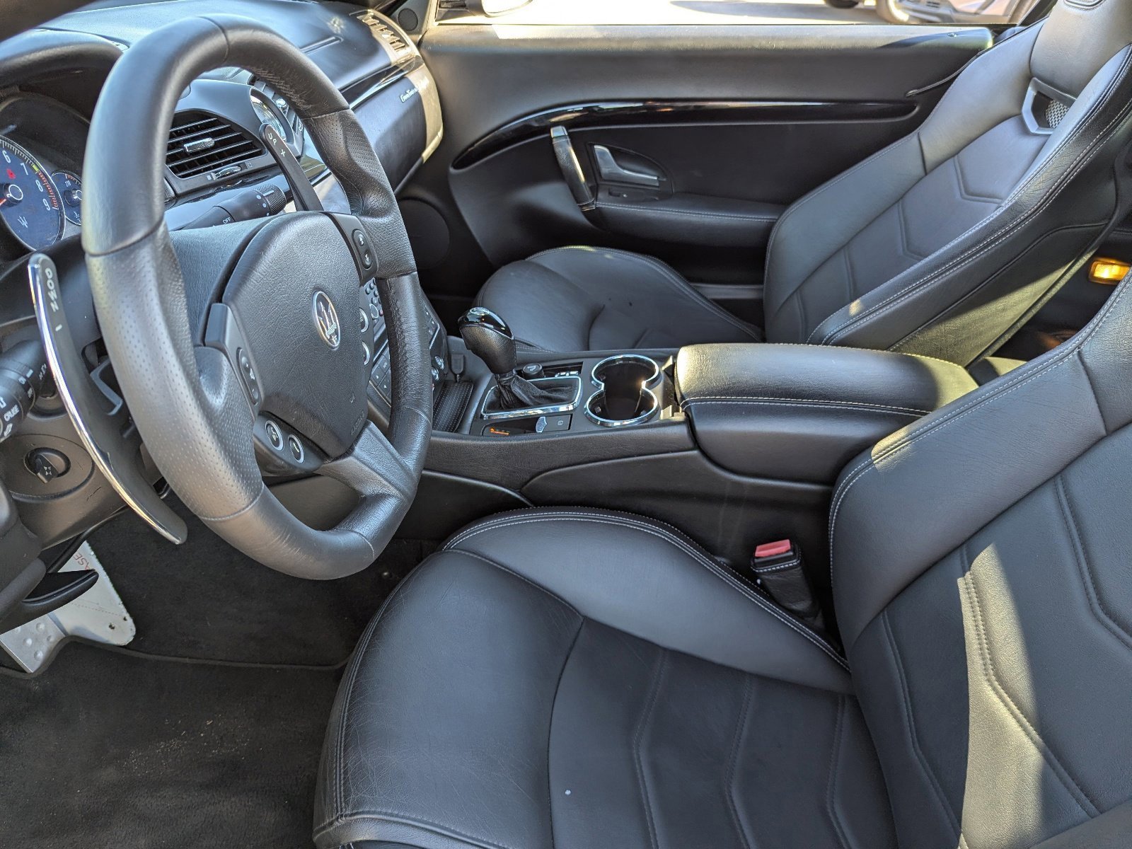 Used 2015 Maserati GranTurismo Sport image 23