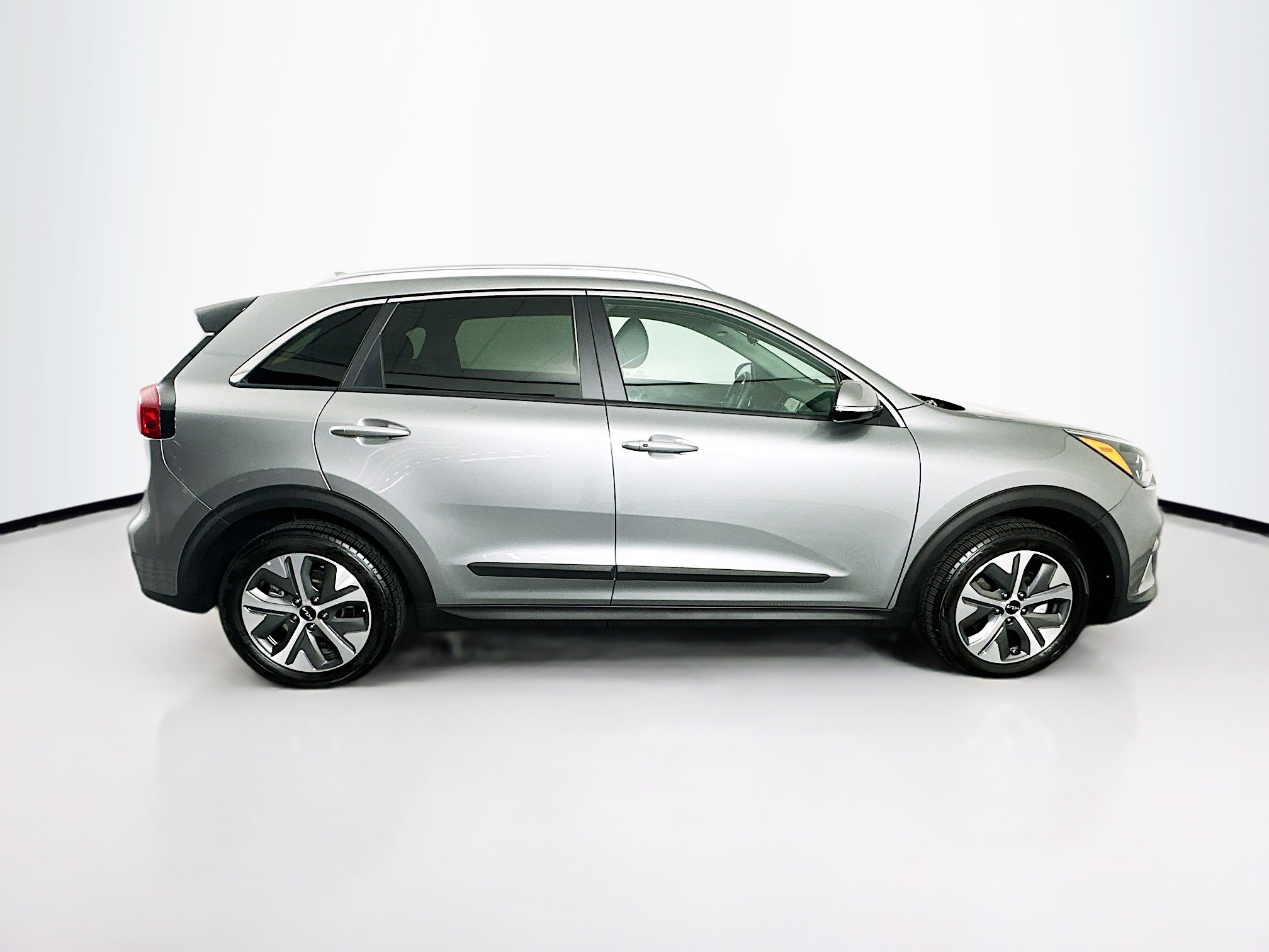 Used 2022 Kia Niro EX image 10