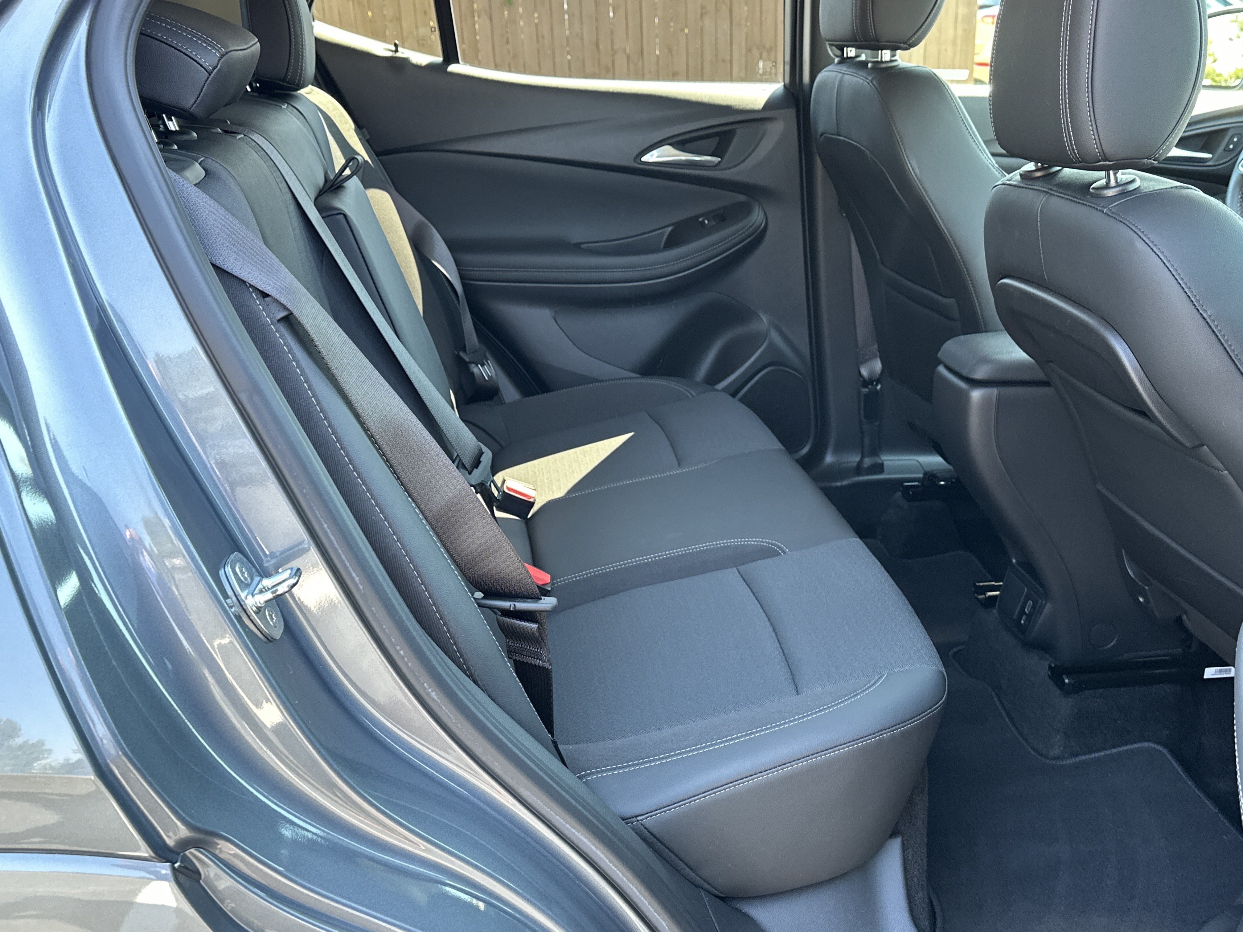 Used 2022 Buick Encore GX Select w/ Sport Touring Package FWD image 13