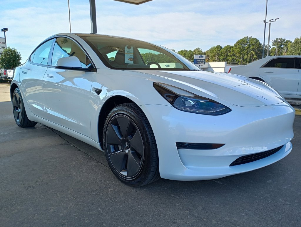 Used 2023 Tesla Model 3 Standard Range RWD image 7