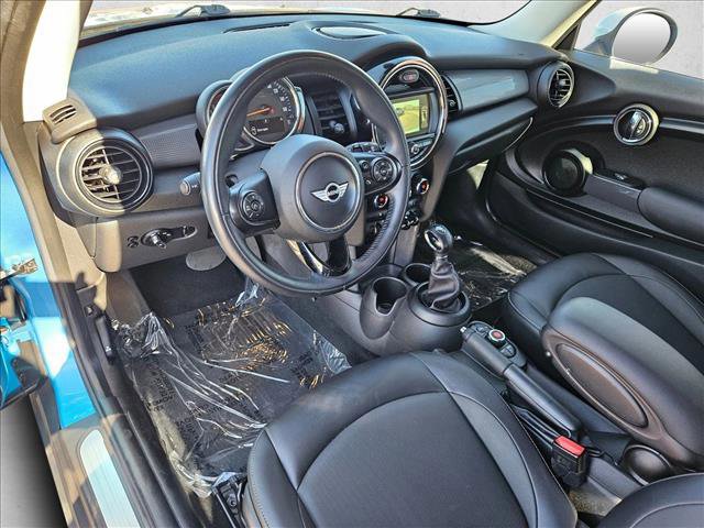 Used 2018 MINI Cooper 2-Door Hardtop image 10