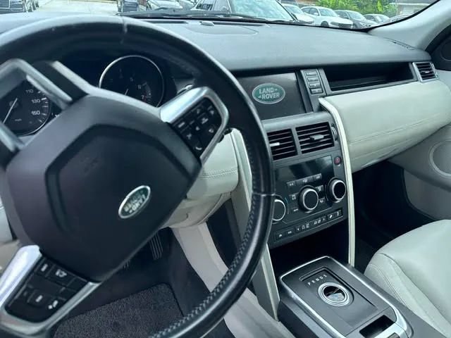 Used 2016 Land Rover Discovery Sport SE AWD/4WD image 15