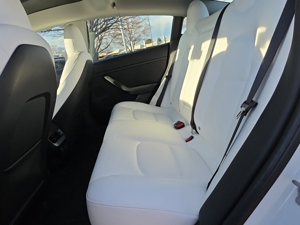 Used 2022 Tesla Model 3 Long Range image 17