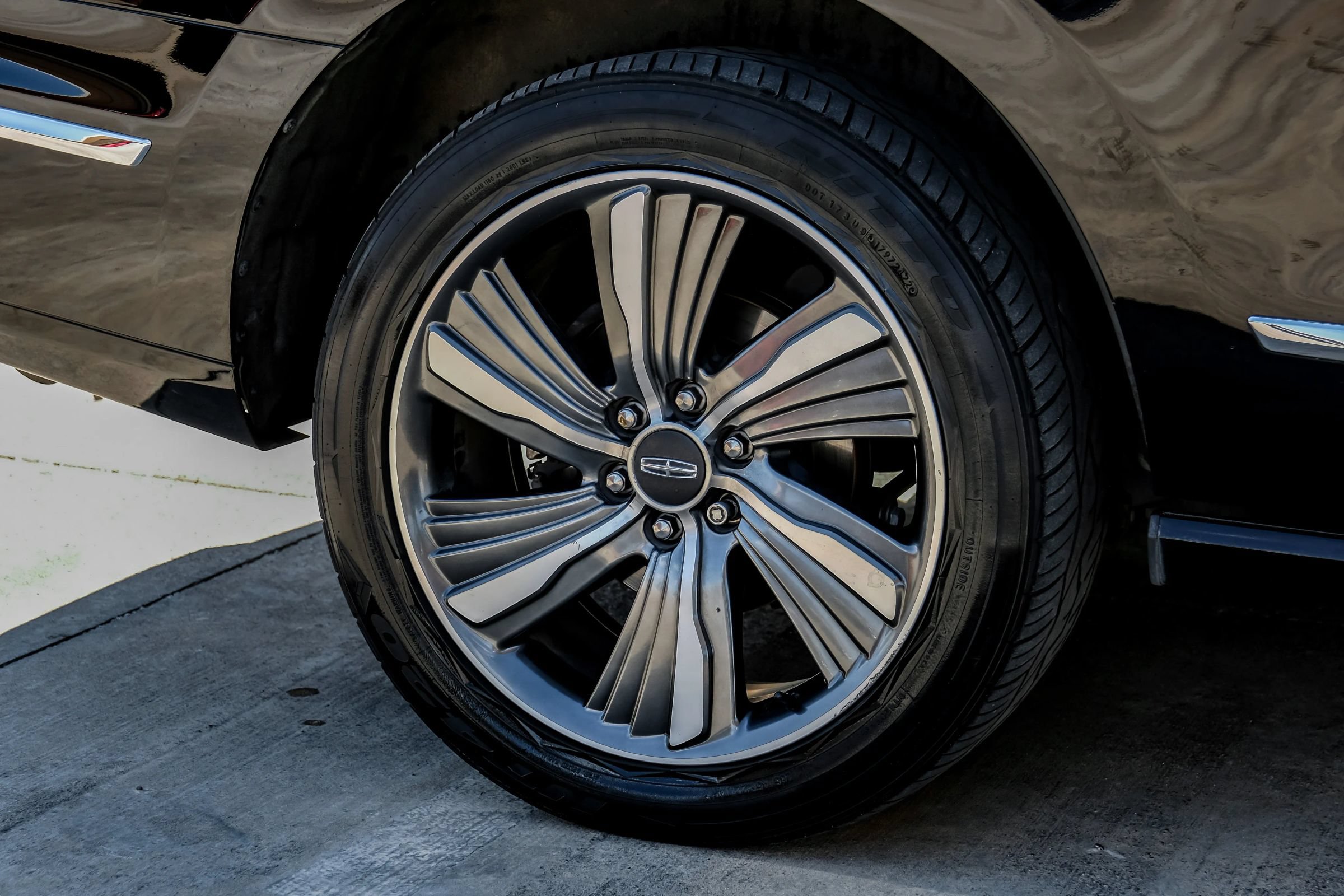 Used 2019 Lincoln Navigator Black Label w/ Cargo Package AWD/4WD image 76