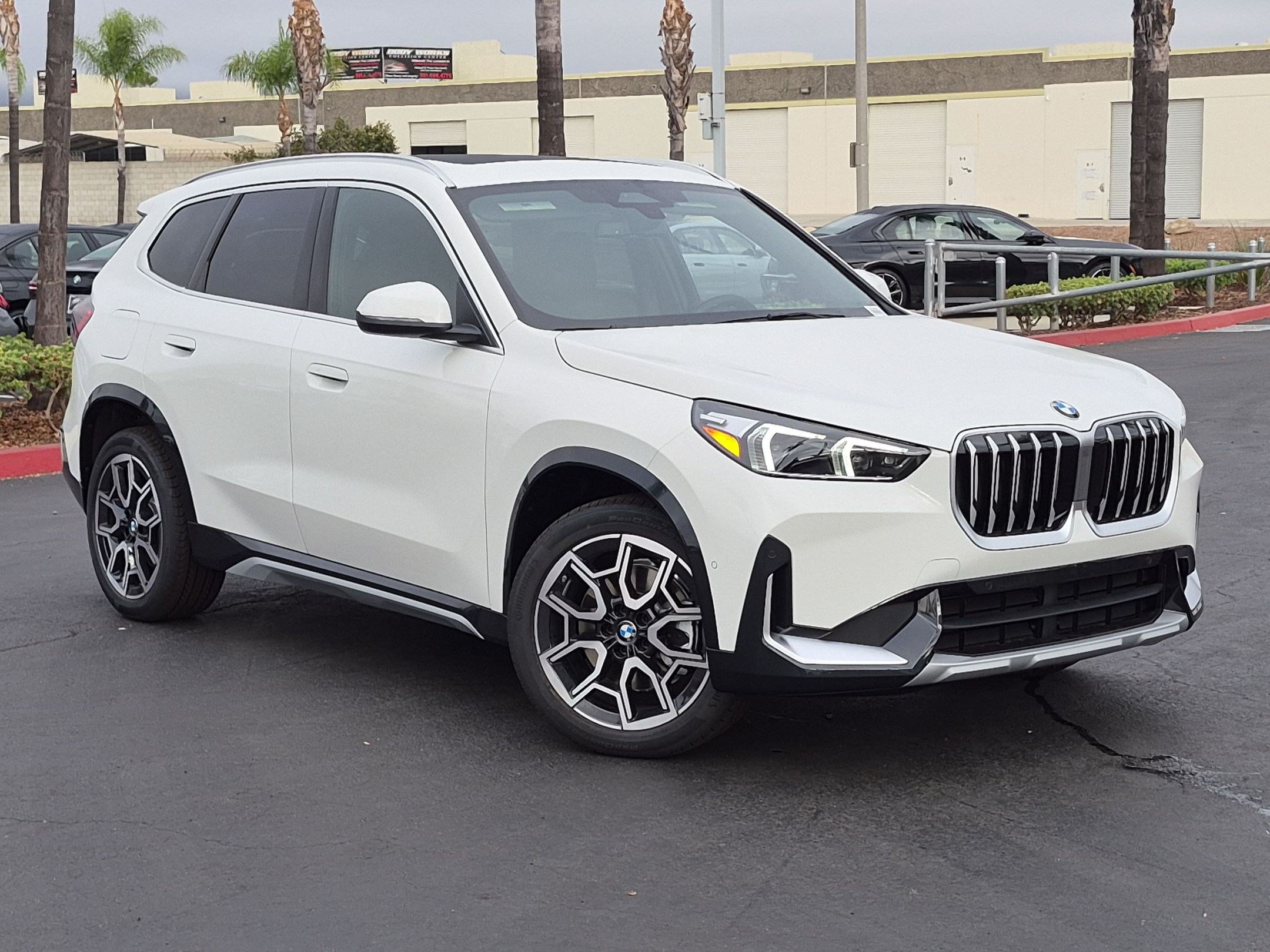 New 2027 BMW X1 xDrive28i AWD/4WD image 2