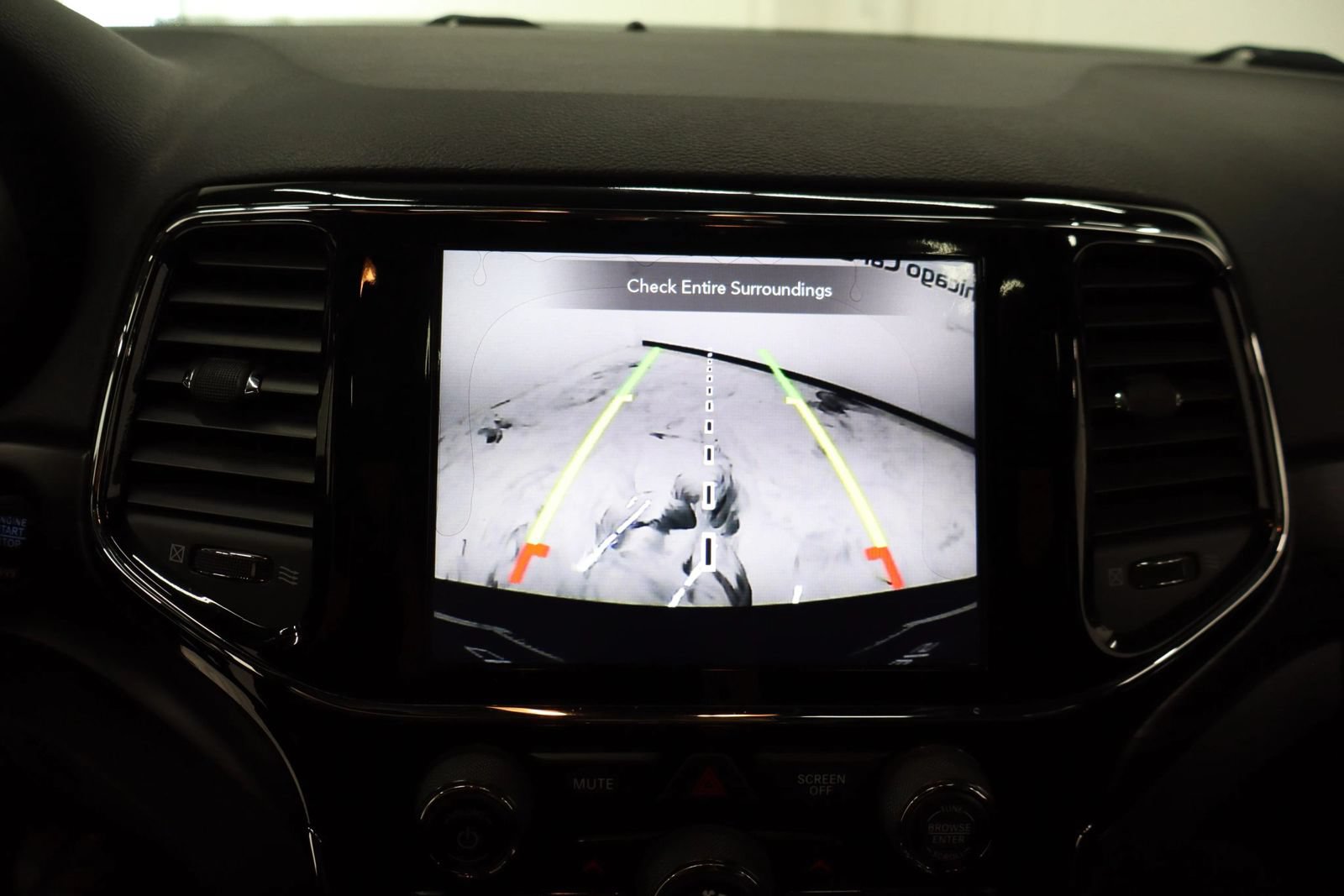 Used 2019 Jeep Grand Cherokee Altitude AWD/4WD image 28