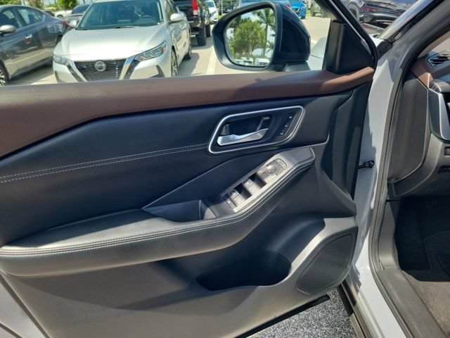 Certified 2023 Nissan Rogue Platinum w/ Platinum Premium Package FWD image 20