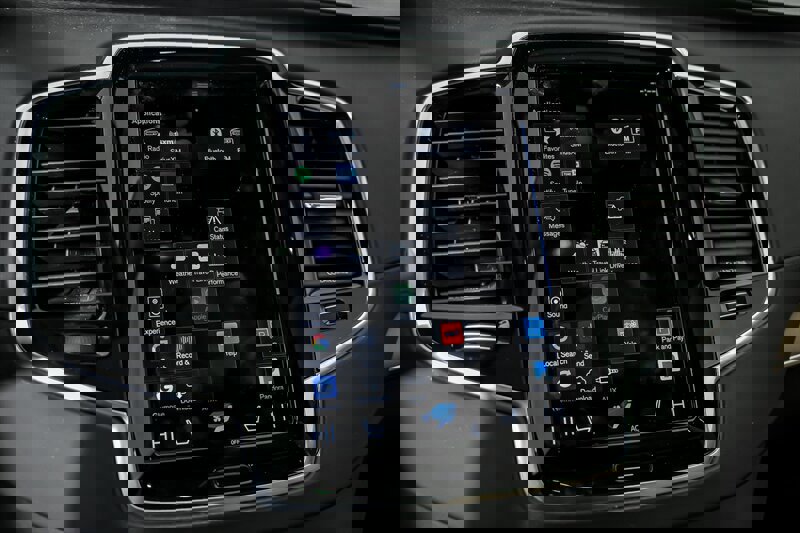 Used 2016 Volvo XC90 T8 Inscription image 30