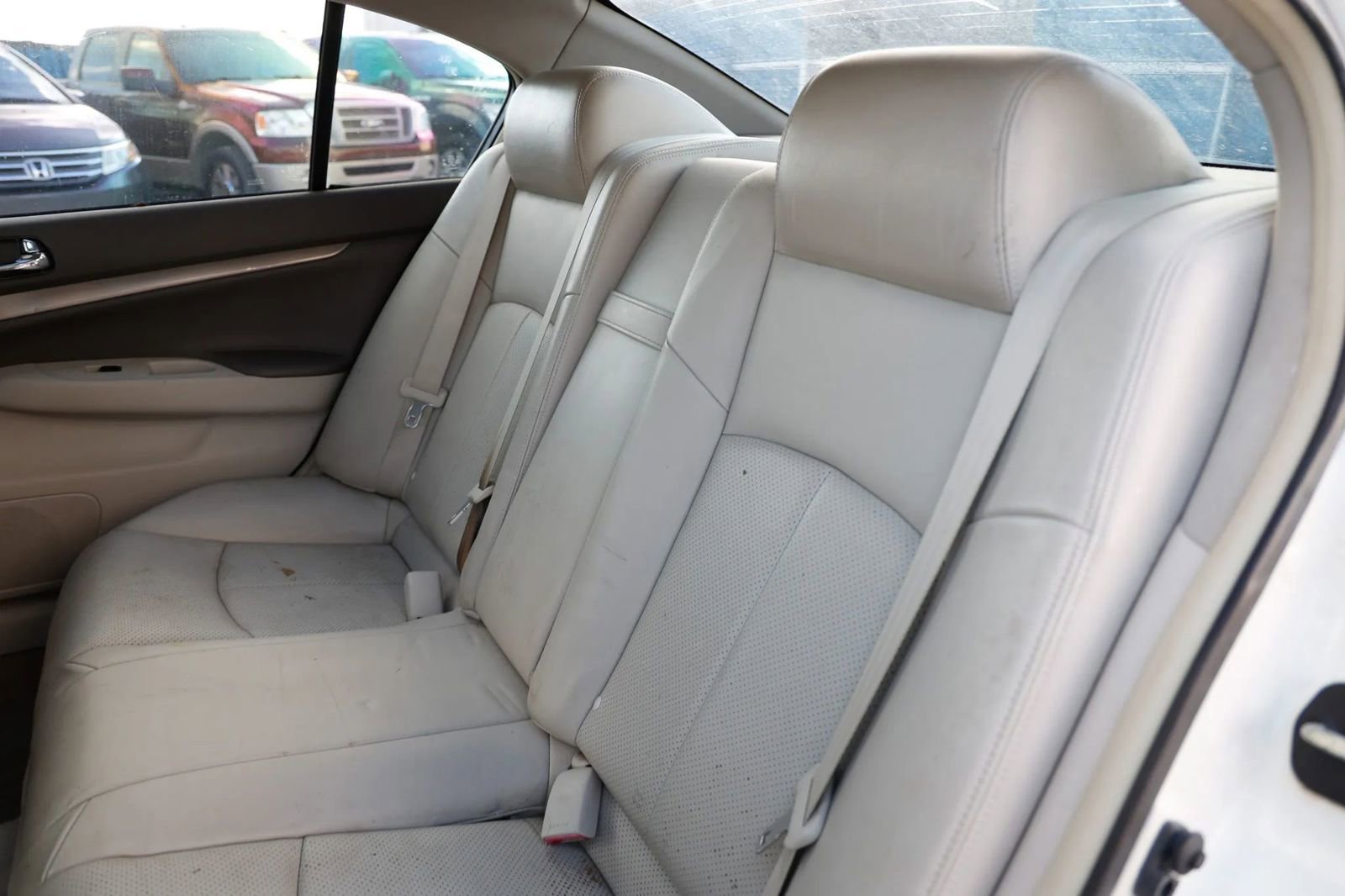 Used 2012 INFINITI G37 Journey w/ Premium Pkg image 16