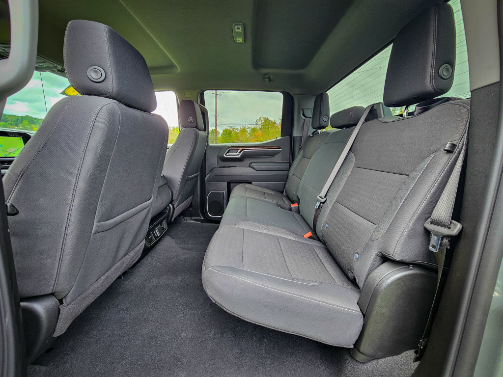 Used 2026 Chevrolet Silverado 1500 LT AWD/4WD image 33