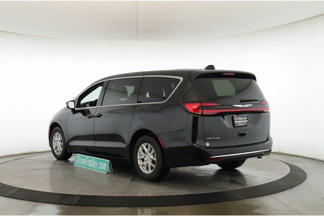 New 2026 Chrysler Pacifica Select image 8