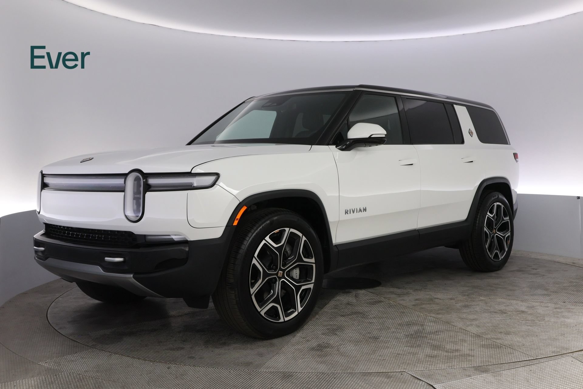 Used 2025 Rivian R1S Adventure AWD/4WD image 2