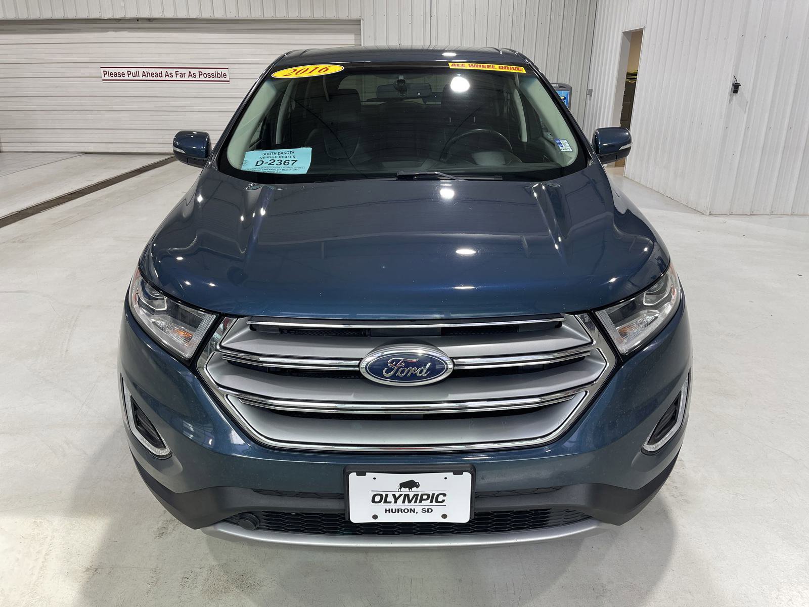 Used 2016 Ford Edge Titanium w/ Technology Package image 3